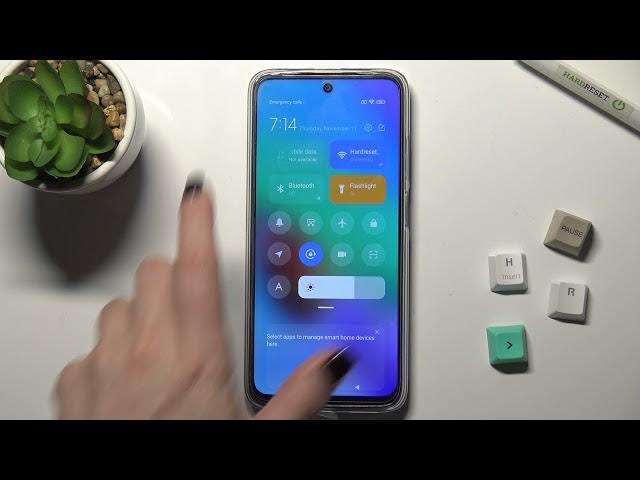 Video thumbnail for How to Activate Flashlight in XIAOMI Redmi 10 – Find Torch Shortcut