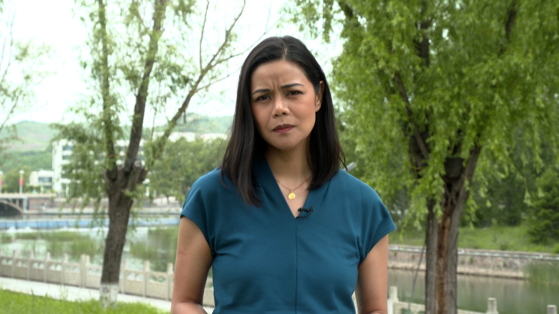 Video thumbnail for Toxic gases hinder rescue efforts inside deadly China mine