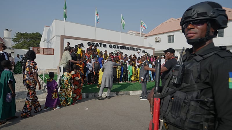 Video thumbnail for Nigeria: Death toll rises to 50 in Niger state market attack