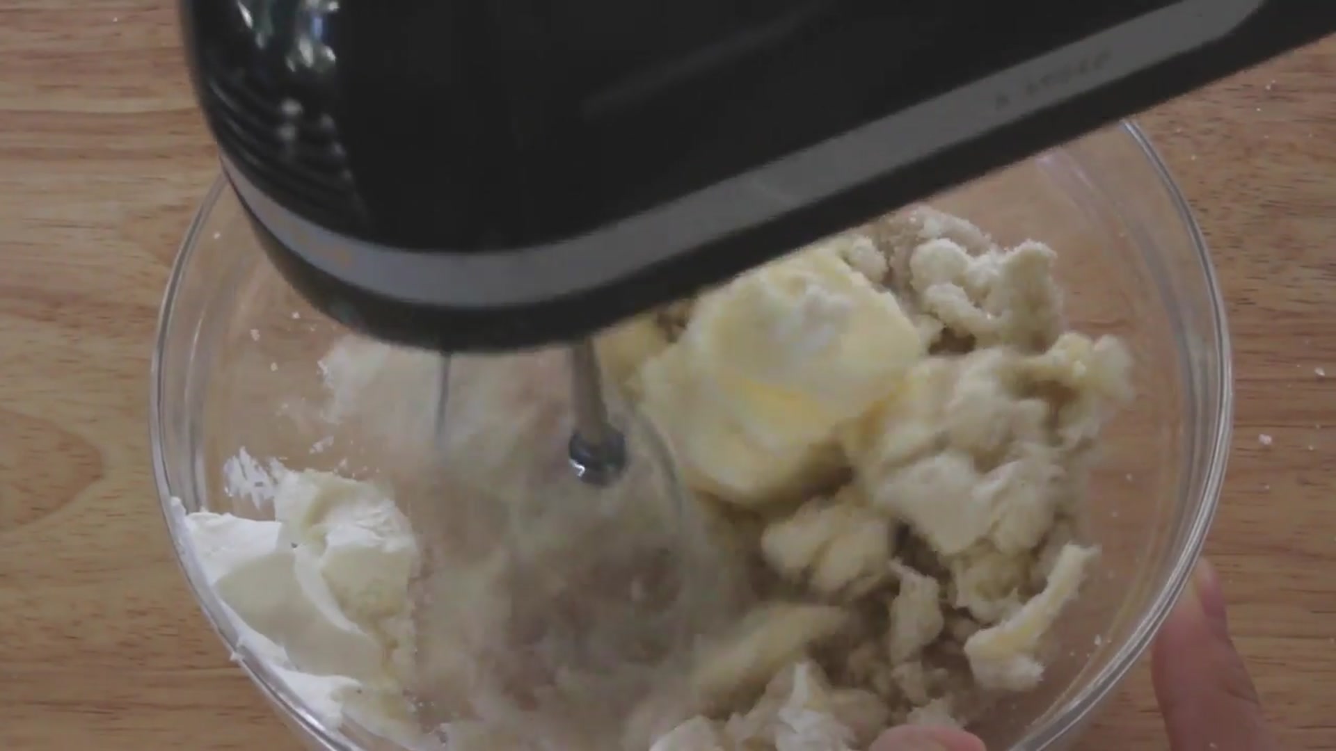 Video thumbnail for How to Make Cookies   Cream (Oreo) Cream Cheese Cookies(720P HD)