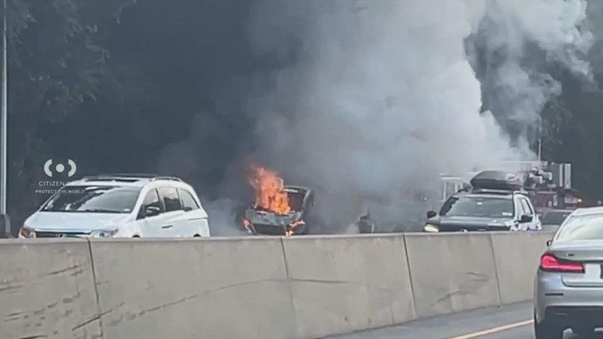 Video thumbnail for Box truck erupts in flames on Major Deegan Expressway
