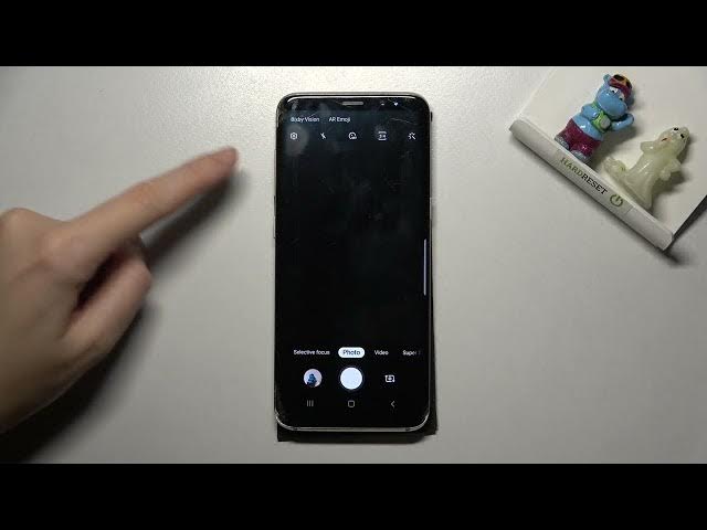 Video thumbnail for How to Allow Camera to Scan QR Codes on SAMSUNG Galaxy S8 – QR Code Scanner