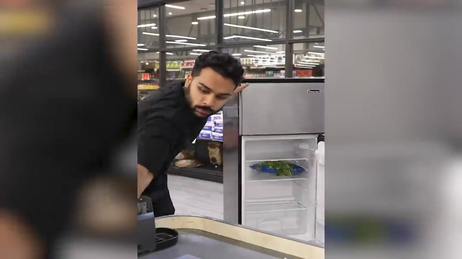 Video thumbnail for When you have to pay for a bag 😂(720P HD)
