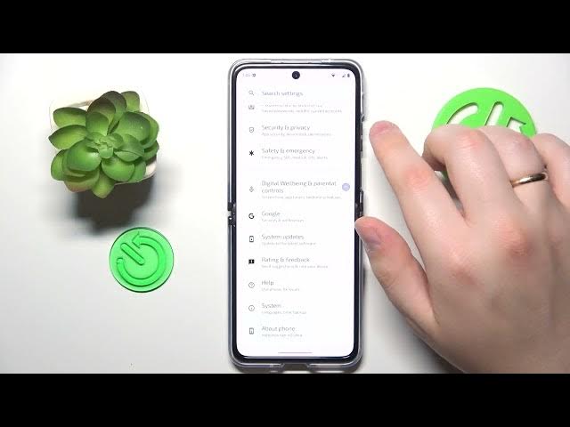 Video thumbnail for How to Find the Mobile Phone Number on a MOTOROLA Razr 40 Ultra - Checking SIM Status Specifications
