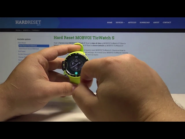 Video thumbnail for How to Change Watch Face in MOBVOI TicWatch S - Refresh Home Screen