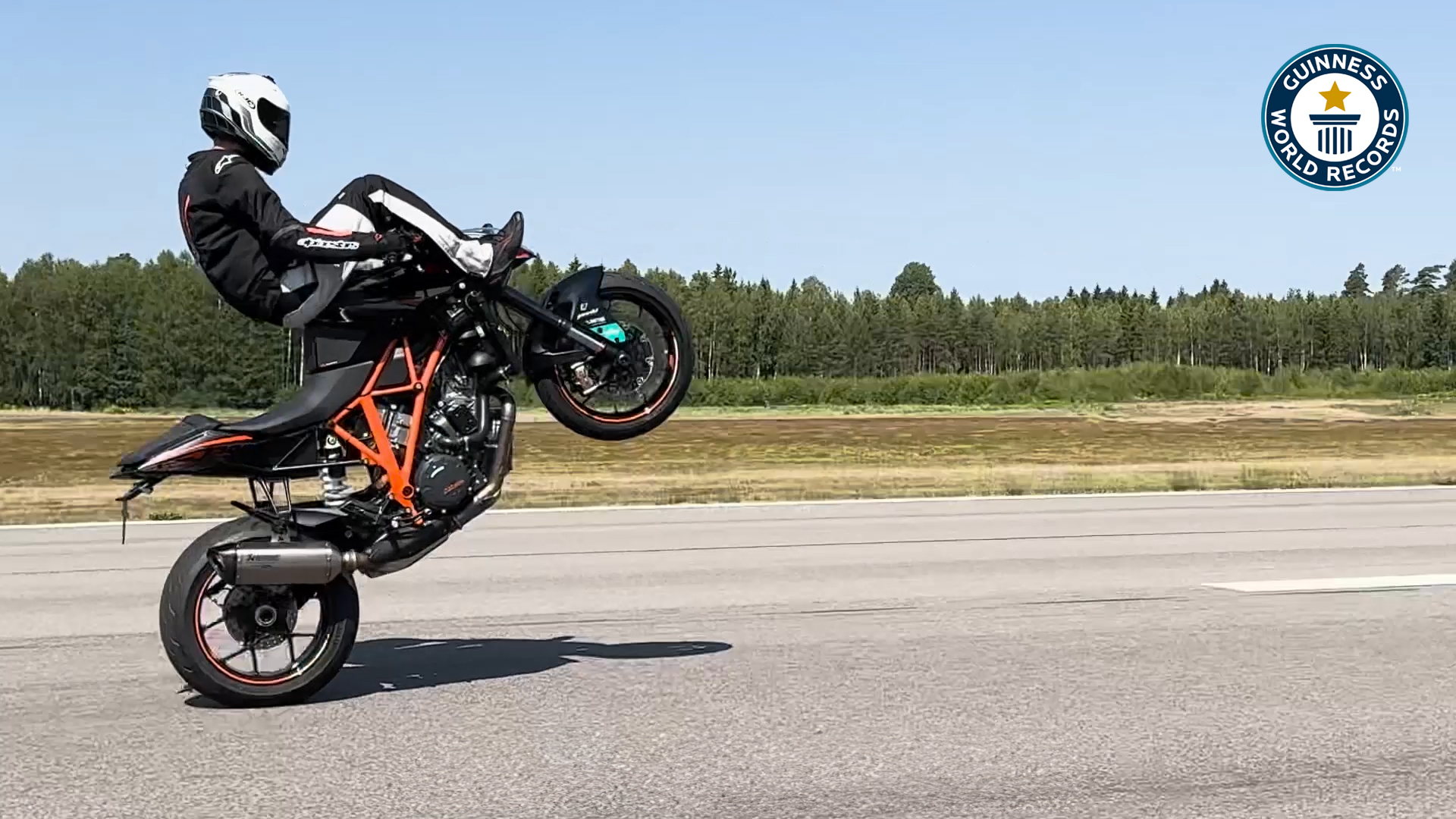 'Video thumbnail for  Magnus breaks 200km/h barrier with a handlebar wheelie'