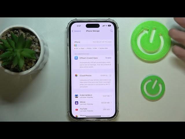 Video thumbnail for How to Free Up Space on the iPhone 14 Series Device - Plus / Pro / Pro Max