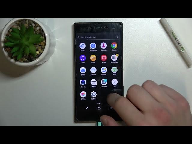 Video thumbnail for Does SONY Xperia Z5 Premium Have Screen Cast - Screen Mirroring Feature