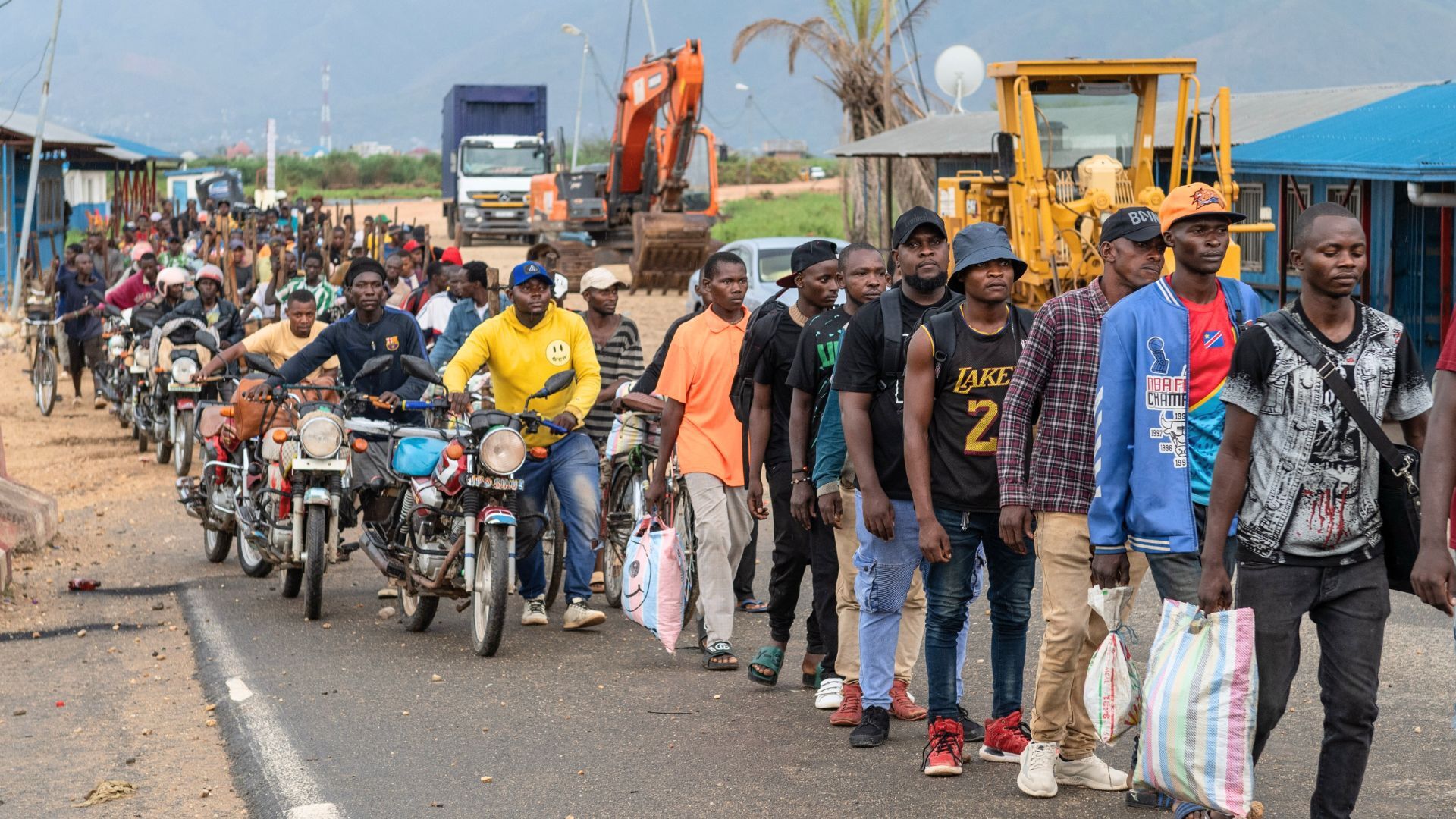 Video thumbnail for Stranded Burundians flee DR Congo as M23 rebels temporarily open border