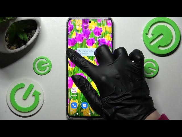 Video thumbnail for MOTOROLA EDGE 30 FUSION Enter One Handed Mode