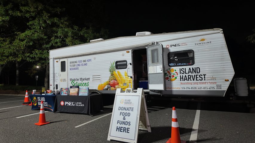 Video thumbnail for Power to Feed food collection drive comes to Woodbury