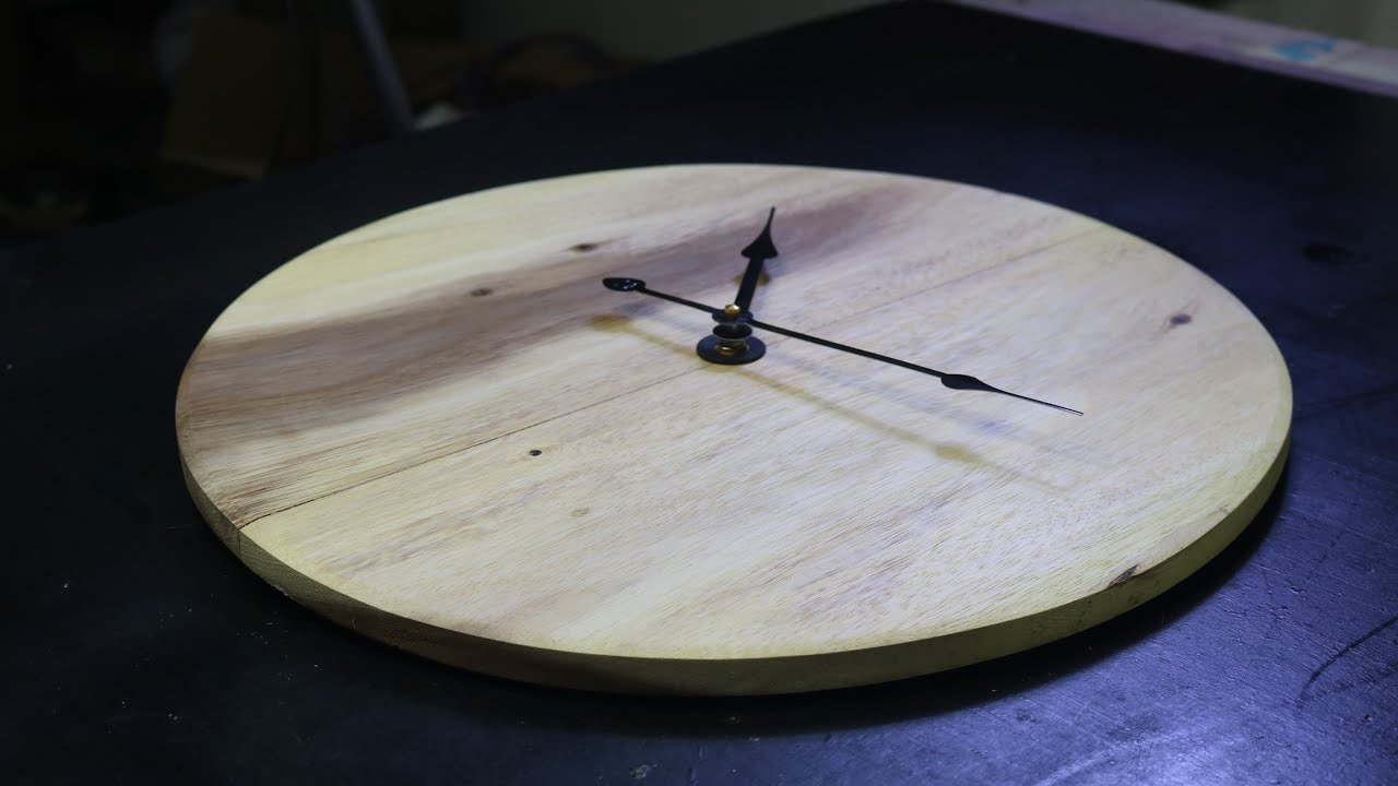 Video thumbnail for How do you make a simple clock at home