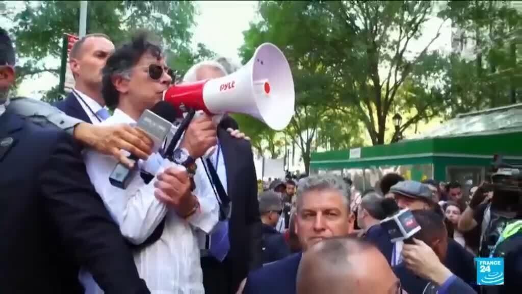 Video thumbnail for Colombia and US try to mend ties after months of insults