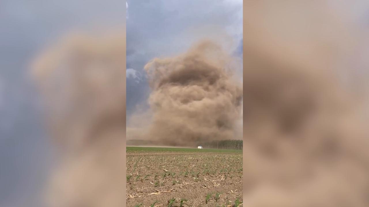 Video thumbnail for Thailand: Massive dust-wrapped tornado sweeps across farmland in northeast China.