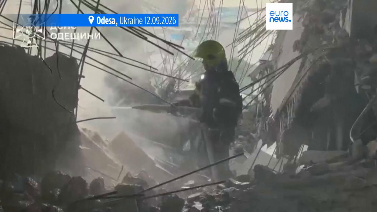 Video thumbnail for At least 11 killed in Russian attacks on Ukraine as Kyiv strikes Russia's 'shadow fleet'