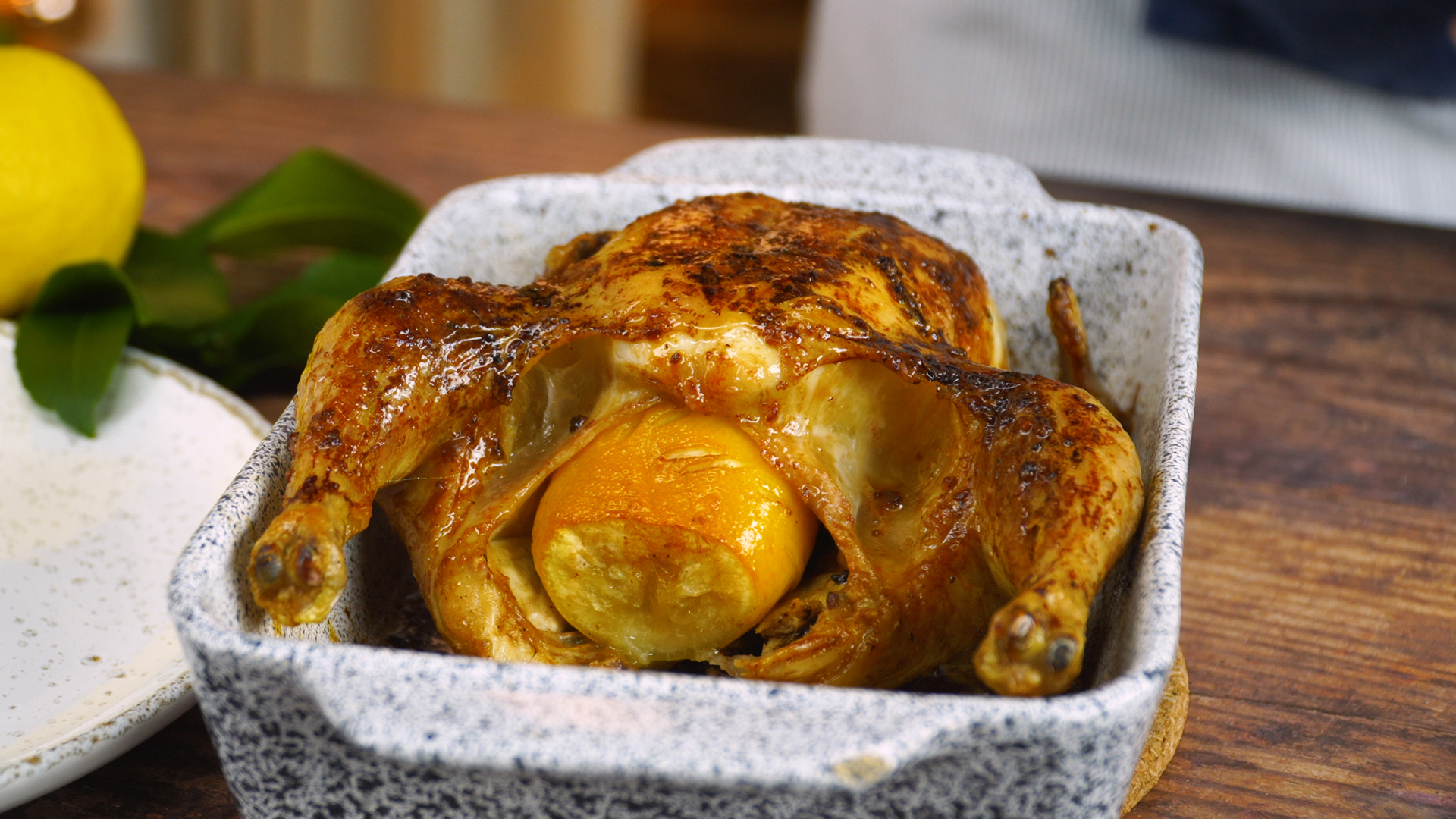 Video thumbnail for Frango Assado com Limão Siciliano no Forno