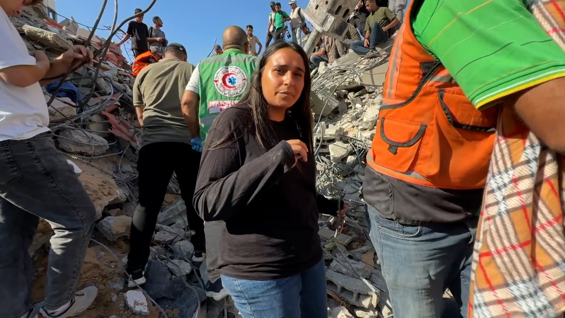 Video thumbnail for At least 20 killed as multi-storey building collapses in Gaza City