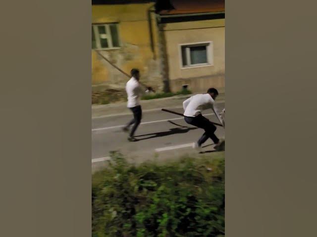 Video thumbnail for Bătaie în stradă la Șimleu Silvaniei 2