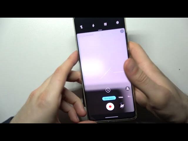 Video thumbnail for How to Record Slow Motion on MOTOROLA Edge 30 Ultra
