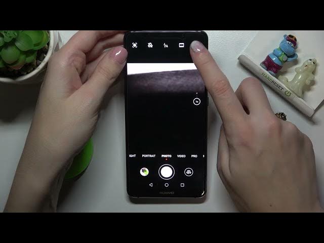 Video thumbnail for How to Change Photo Resolution in HUAWEI Mate 10 Pro