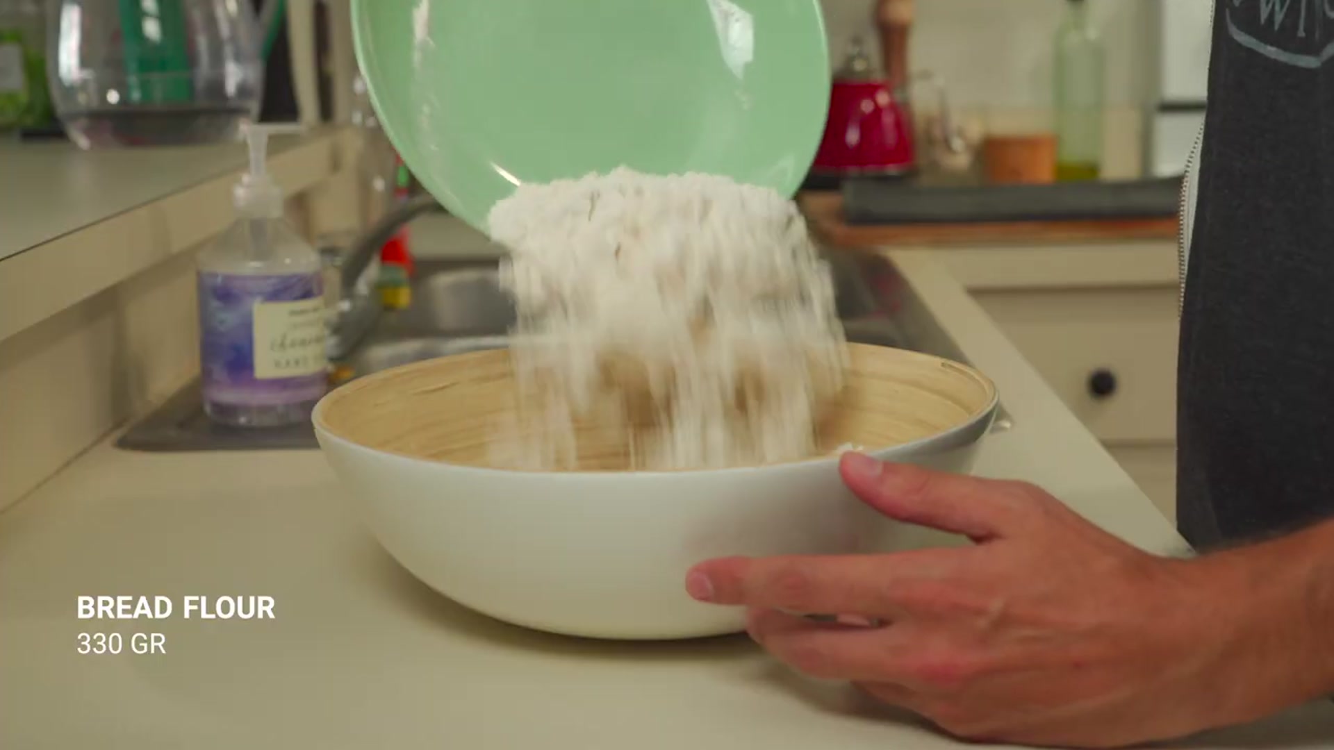 Video thumbnail for Authentic No Knead Roman Pizza(720P HD)