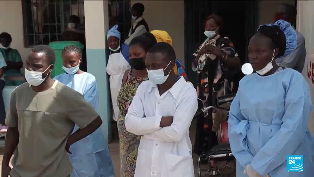 Video thumbnail for Health workers battle with few resources on DR Congo's Ebola front line