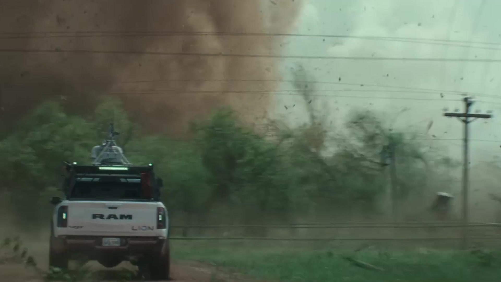 Video thumbnail for The Ending Of Twisters Explained