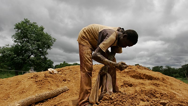 Video thumbnail for Senegal's president orders formation of National Gold Trading Centre