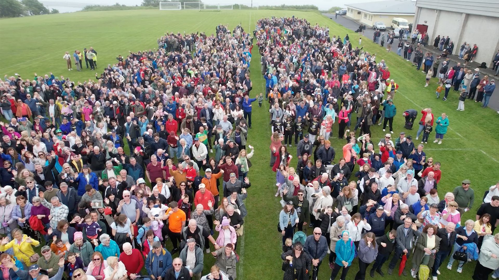 Video thumbnail for Largest gathering of people with the same surname - 1,848 people with the name Sullivan/O'Sullivan