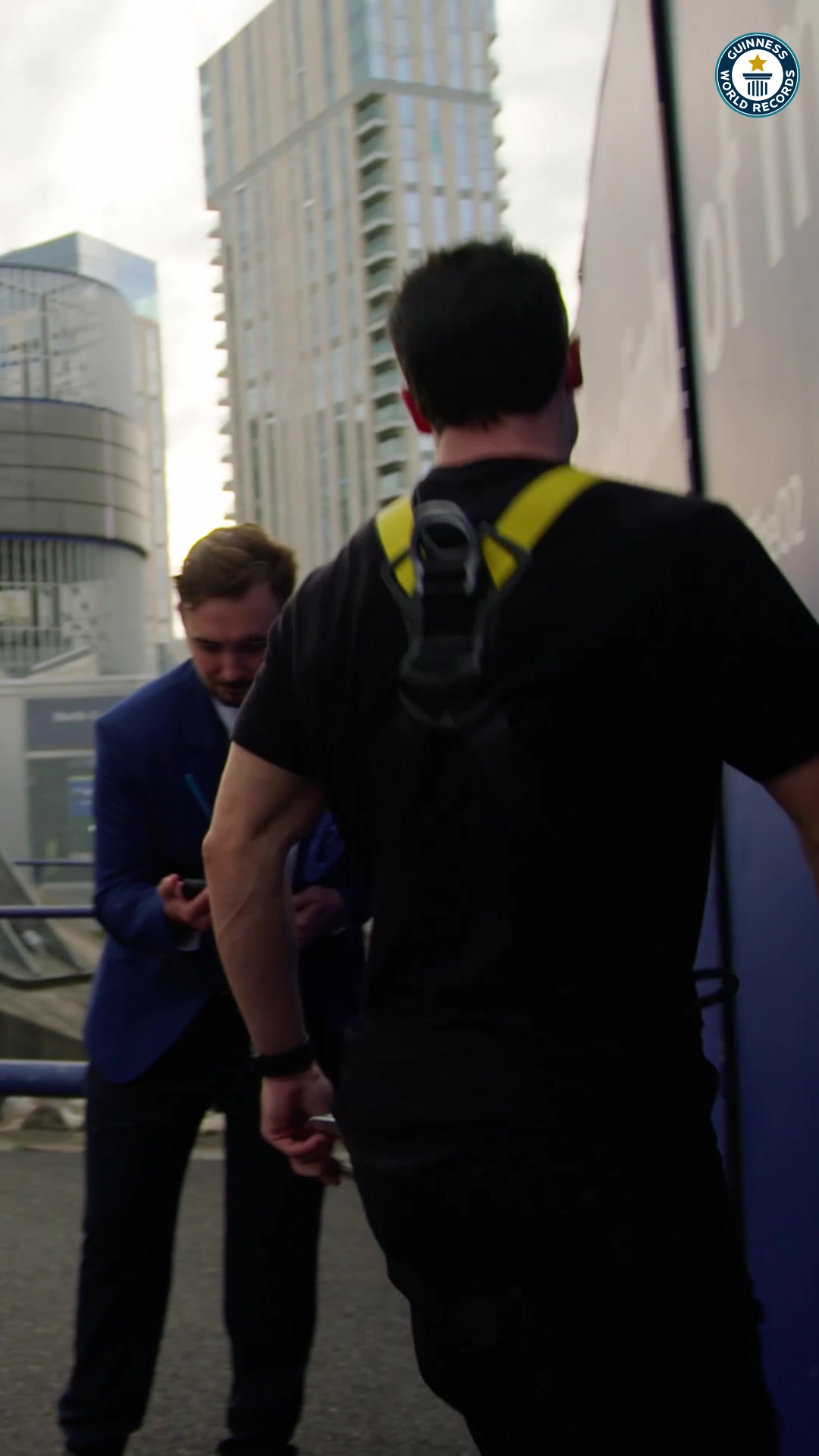 Video thumbnail for Fastest time to climb and descend the O2  4 minutes 40.79 seconds by Josh Patterson