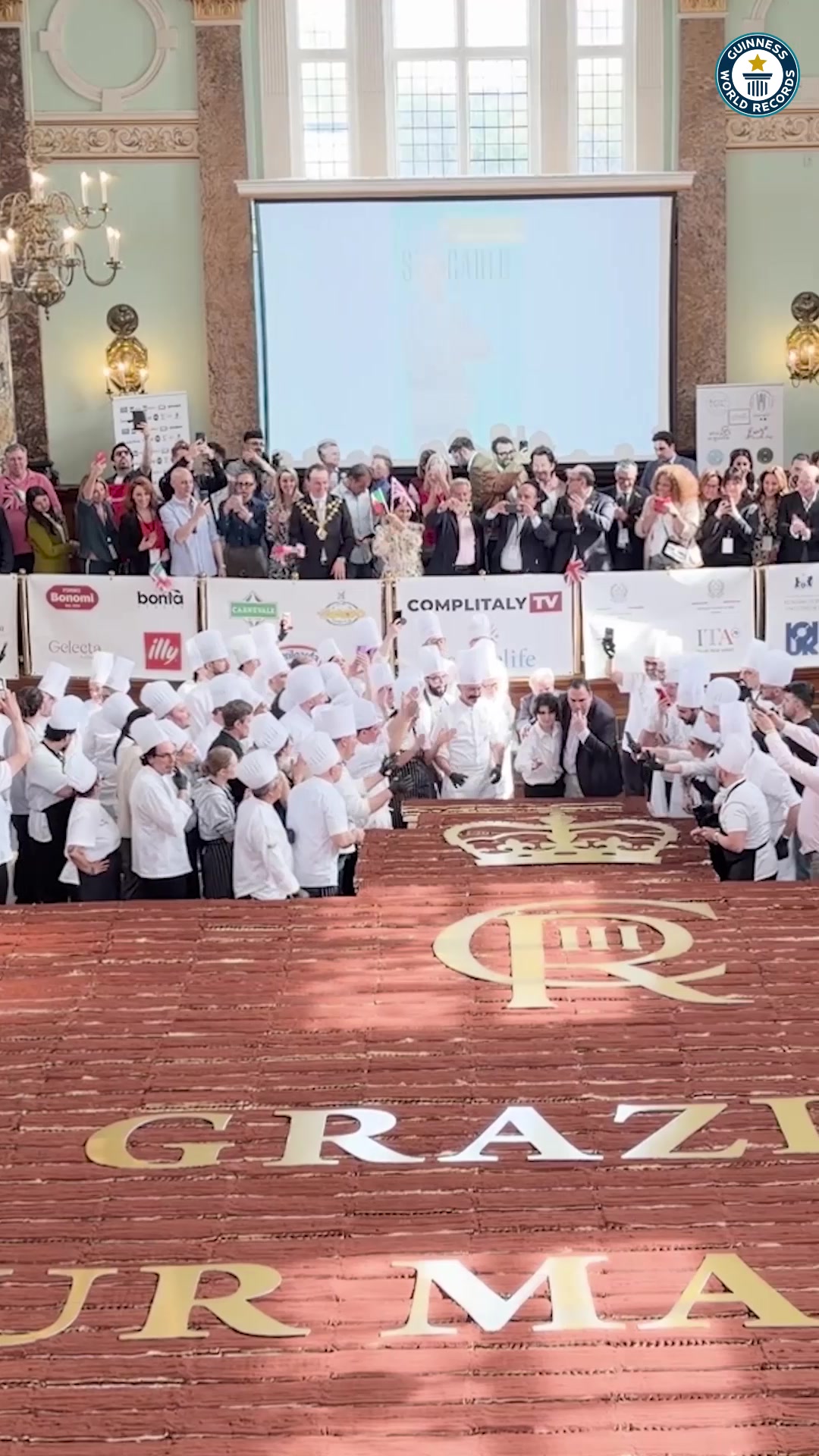 Video thumbnail for Largest tiramisu  3,015 kg (6,646 lbs) by Associazione Cons.erva
