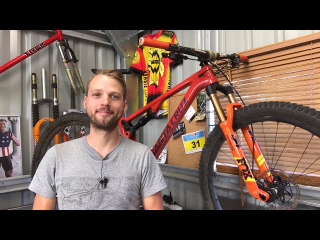 Video thumbnail for Santa Cruz Blur | Q&A On This Custom-Built Blur Test Bike