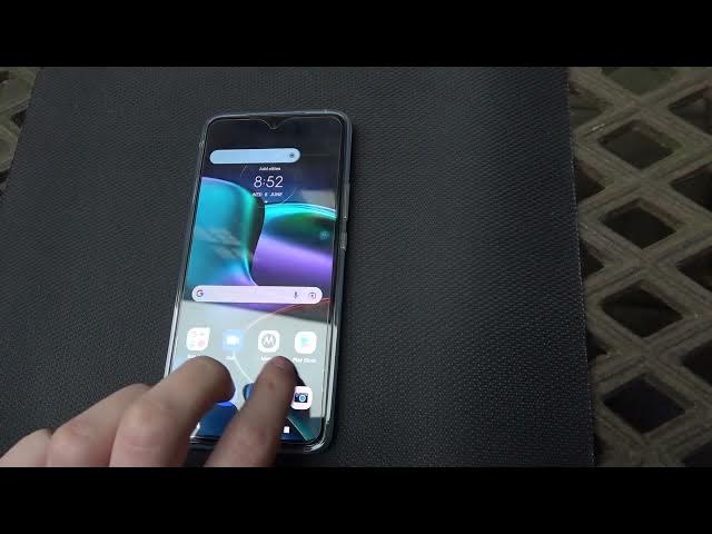 Video thumbnail for How Light Can Screen in MOTOROLA Edge 30 Be? - Check MOTOROLA Edge 30 Outside Brightness