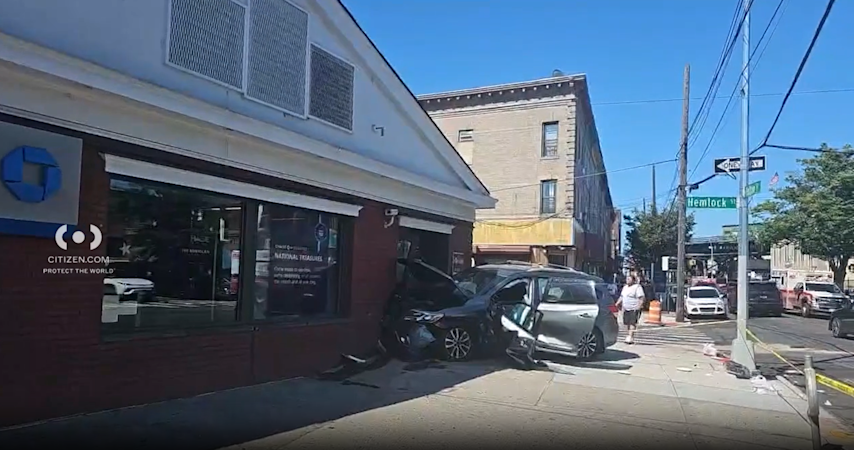 Video thumbnail for Sources: Drunk driver on the run after hitting family van into Cypress Hills Chase Bank