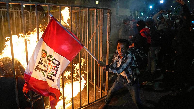 Video thumbnail for Protests erupt in Peru as demonstrators demand president’s resignation