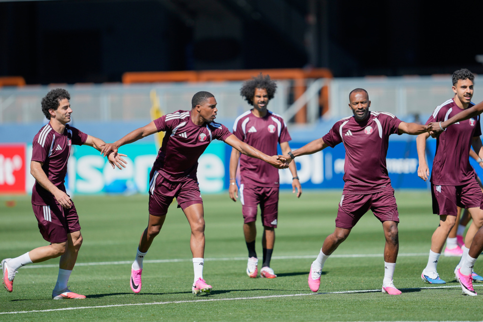 Video thumbnail for 2022 hosts Qatar face Switzerland: Qatar aiming for first ever world cup points