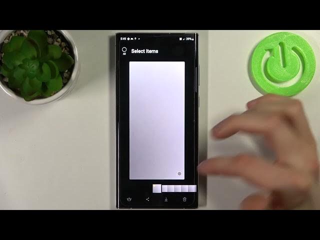 Video thumbnail for How to Use Burst Shot in SAMSUNG Galaxy S22 Ultra – Take Series of Pictures