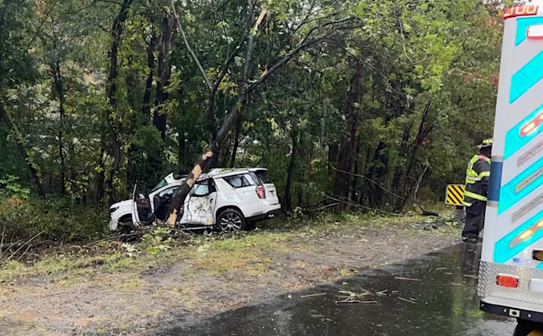 Video thumbnail for Firefighters rescue driver after SUV veers off Parkway in Bergen County