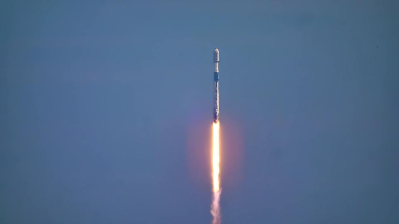 Video thumbnail for US: SpaceX Launches Starlink 10-39 Mission.
