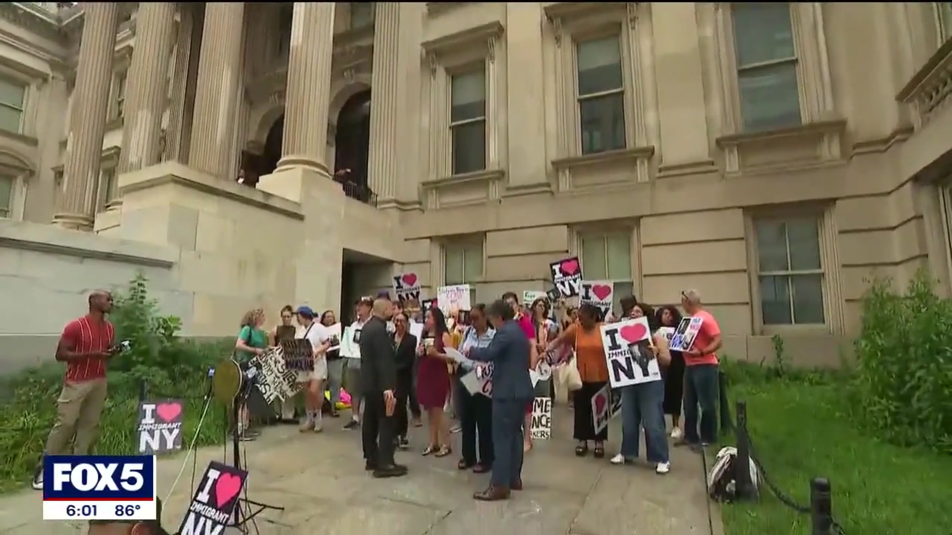 'Video thumbnail for Immigration advocates rallied for the release of Mamadou Mouctar Diallo'