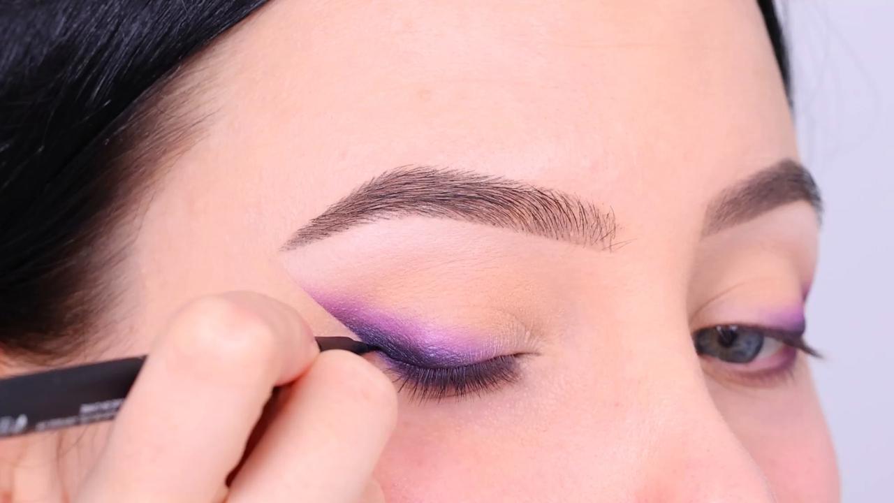 Video thumbnail for Learn This "Purple Smokey Eyeliner Look" in ONLY 5 Minutes!