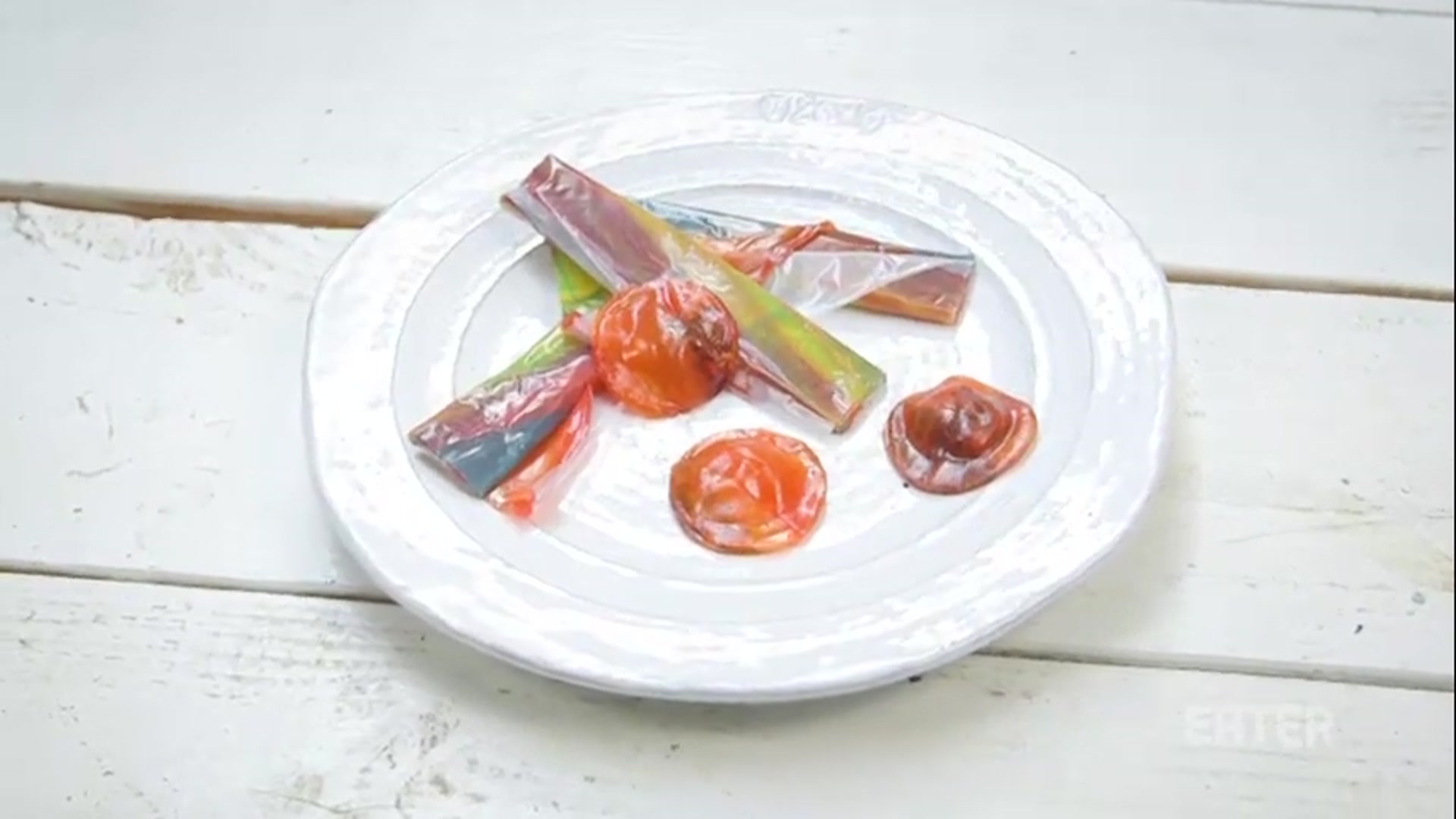 Video thumbnail for How to Turn Fruit Roll Ups Into Gusher Shots _ You Can Do This_(480P)