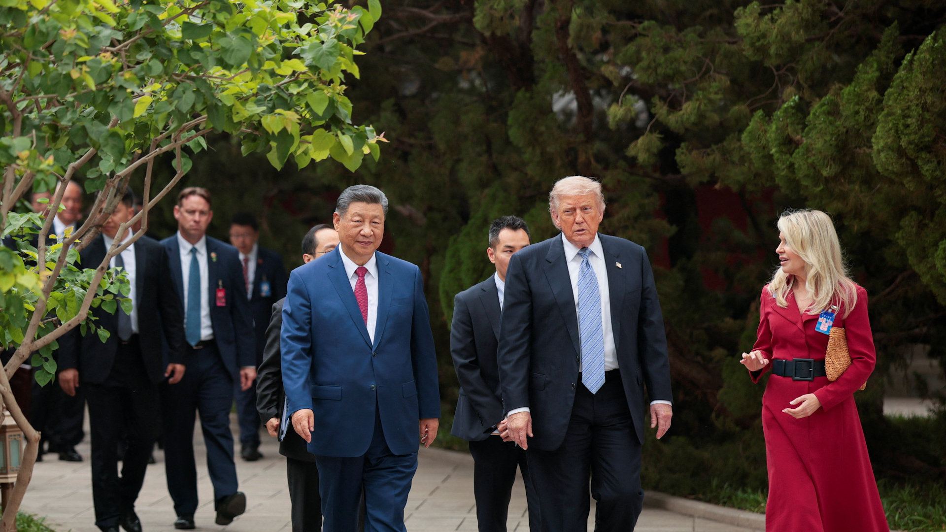 Video thumbnail for Xi praises US ‘milestone’ visit and relationship, offers Trump roses