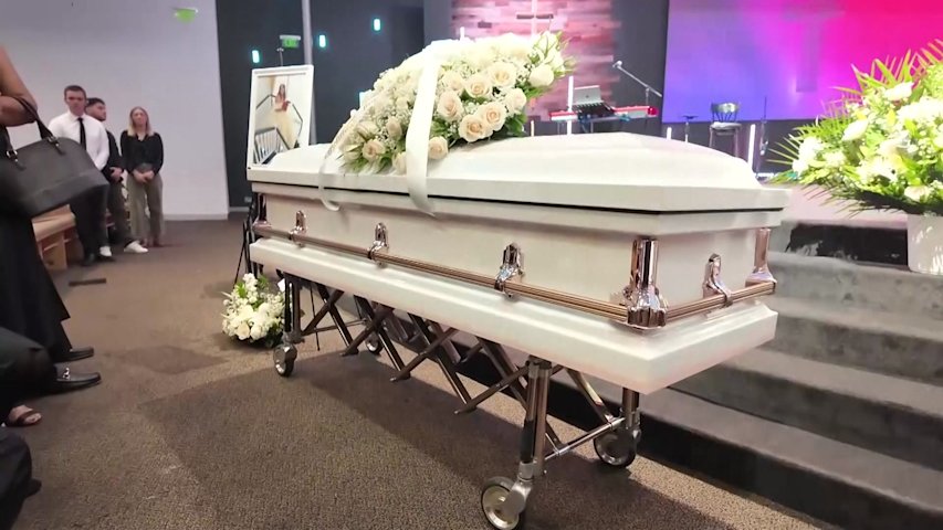 Video thumbnail for Heartbroken community says goodbye to Cortlandt Manor teens killed in house fire