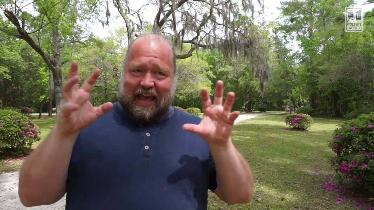 Video thumbnail for Flying Cockroaches & 10 Shocks of Visiting South Carolina