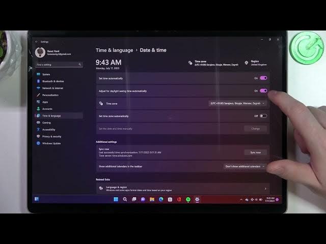 Video thumbnail for How To Adjust Date & Time Settings On Microsoft Surface Pro 9