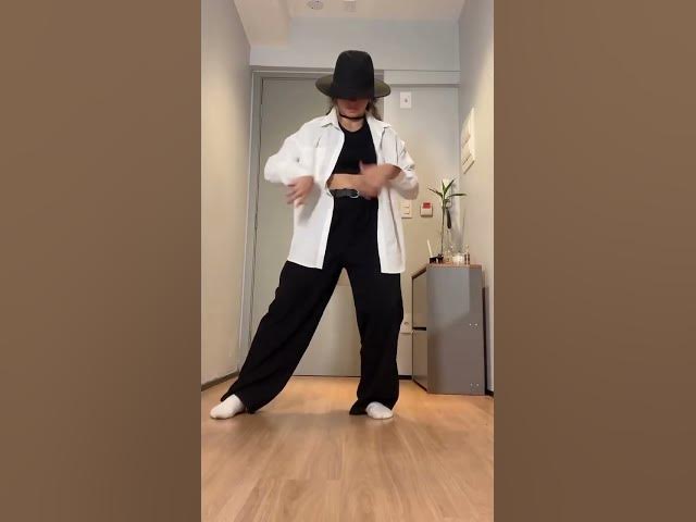 Video thumbnail for #video A gayi Michal jaksan ki beti #party #dance #lifeisbutadream