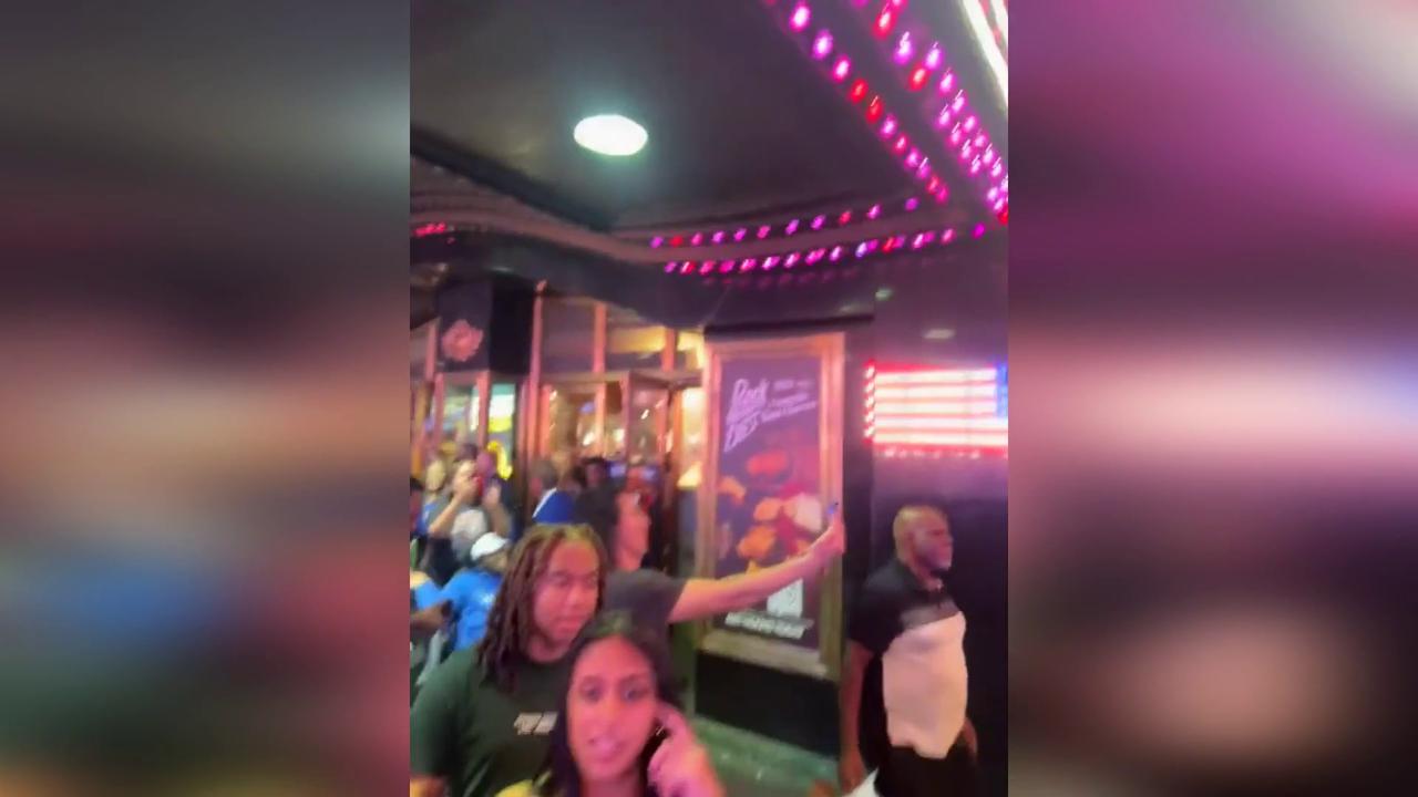 Video thumbnail for US: Times Square The Minute After The Knicks Won And Celebration Took Over.