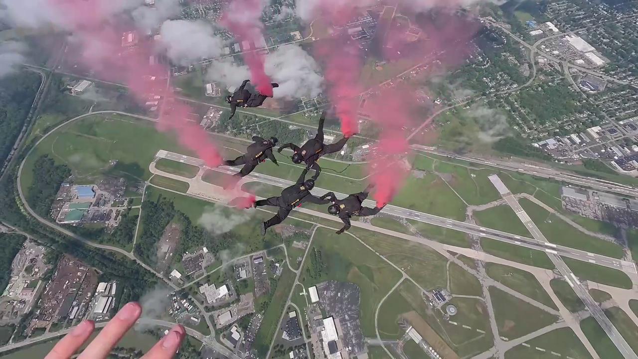 Video thumbnail for US: Golden Knights Explode Into Dramatic Bomb Burst At Rochester Airshow.