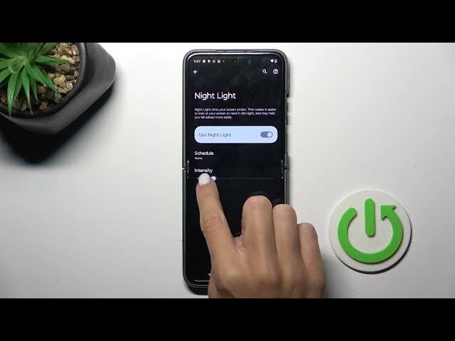 Video thumbnail for How to Enable Eye Comfort Mode in MOTOROLA Razr 40 – Find Eye Protection Mode